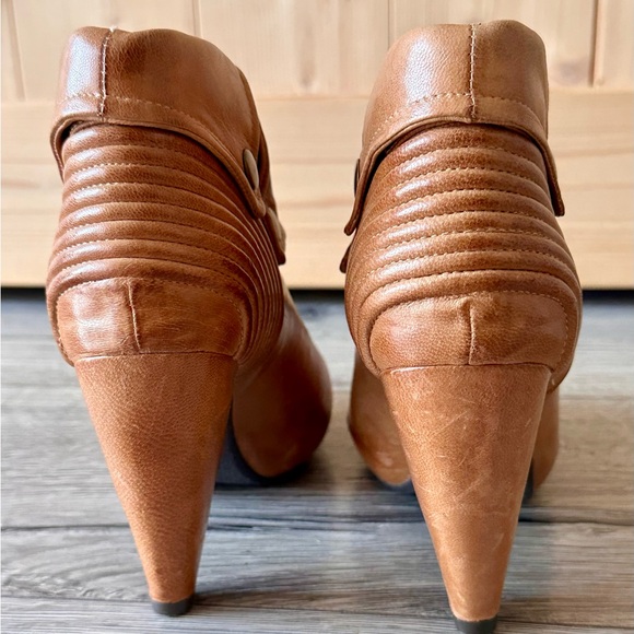 Miz Mooz Kenzy Camel Leather Peep-Toe Ankle Boots Size 7 - Picture 4 of 6
